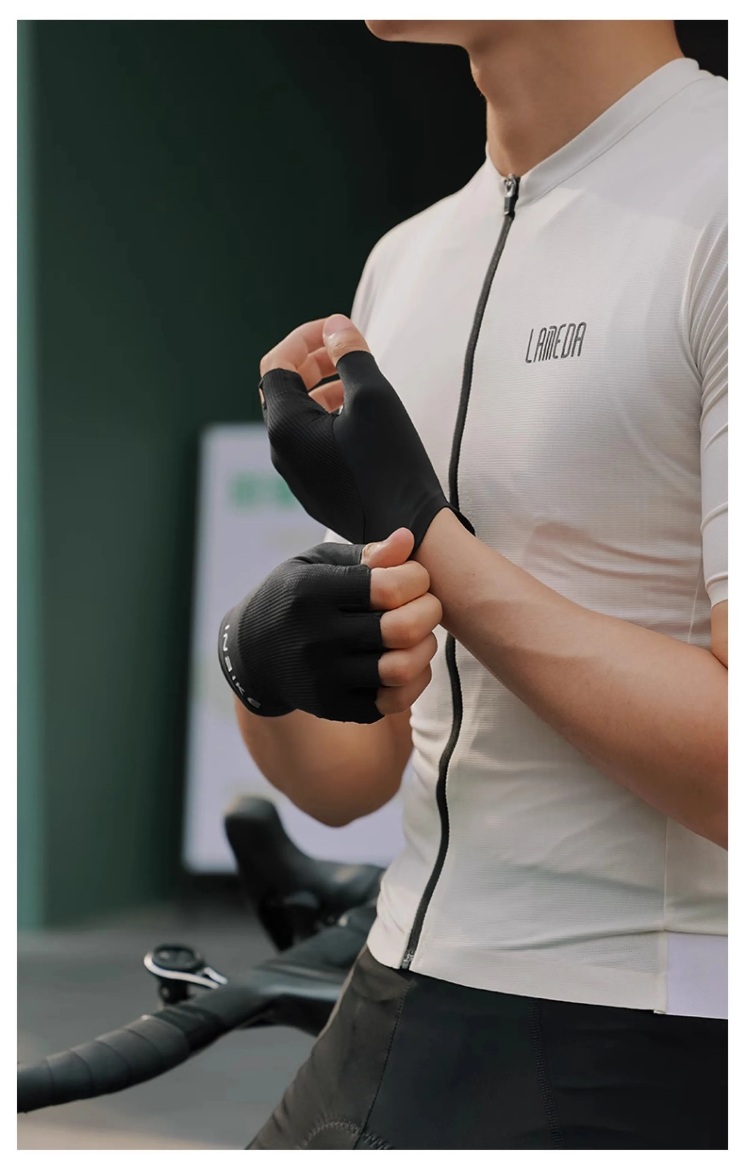 INBIKE 2025 Summer Cycling Gloves for Men Shock-Absorbing Padded Breathable Bicycle Gloves MTB Road Mountain Bike Riding Gloves
