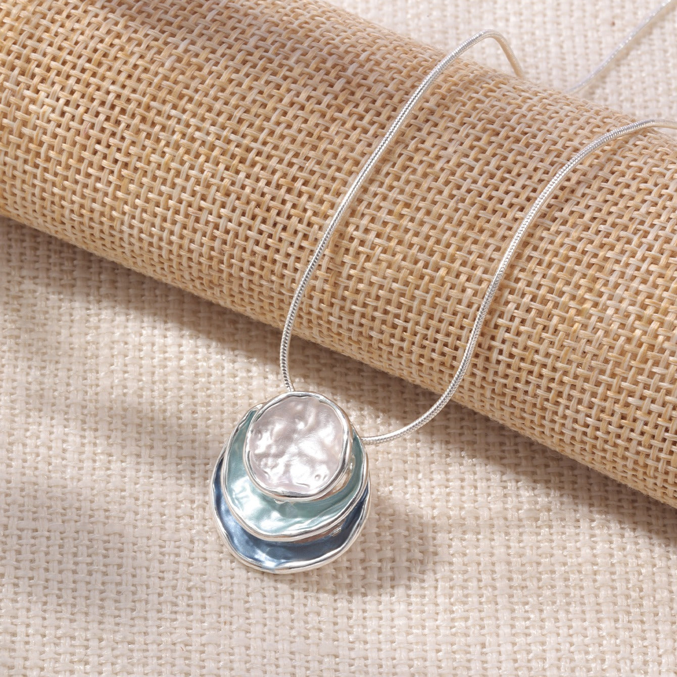 [1pc Elegant Blue Pendant] Elegant Blue Enamel 1pc Pendant Necklace | Zinc Alloy with Golden Accents, Twisted Rope Chain Design, Sophisticated Accessory for Formal or Casual Attire