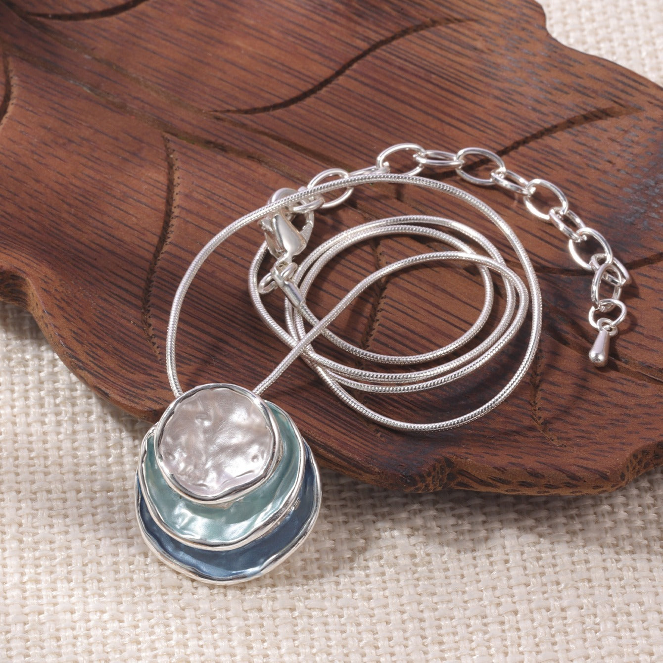 [1pc Elegant Blue Pendant] Elegant Blue Enamel 1pc Pendant Necklace | Zinc Alloy with Golden Accents, Twisted Rope Chain Design, Sophisticated Accessory for Formal or Casual Attire