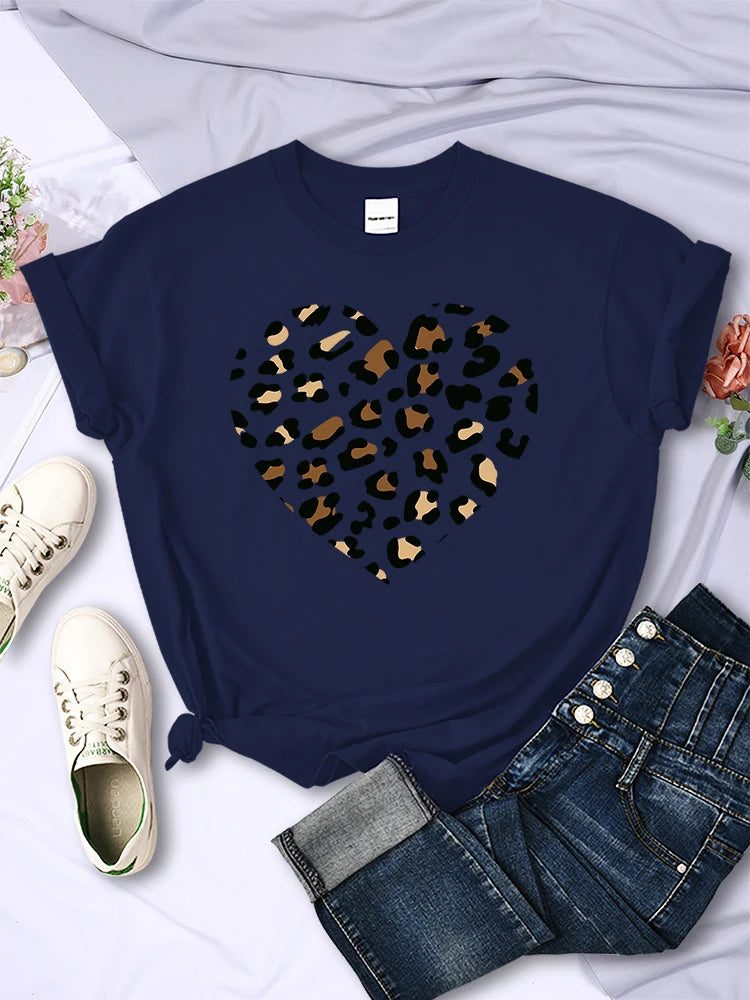 Women's Leopard Heart Print Graphic Tee