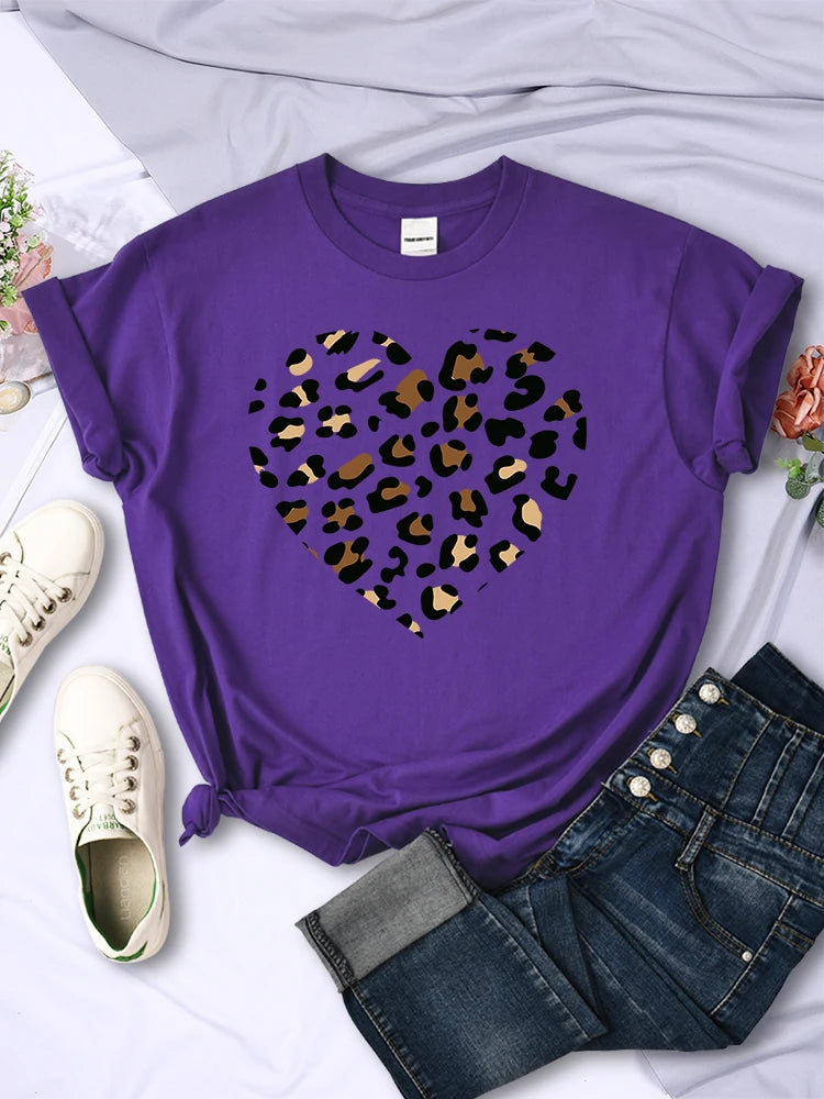 Women's Leopard Heart Print Graphic Tee
