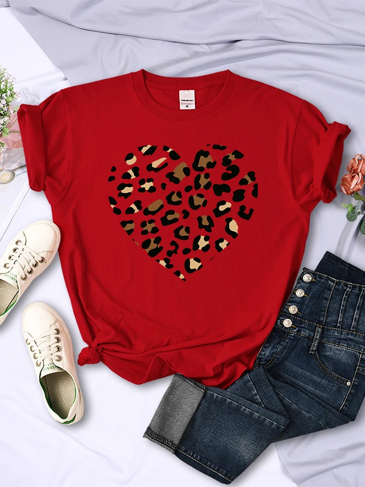 Women's Leopard Heart Print Graphic Tee