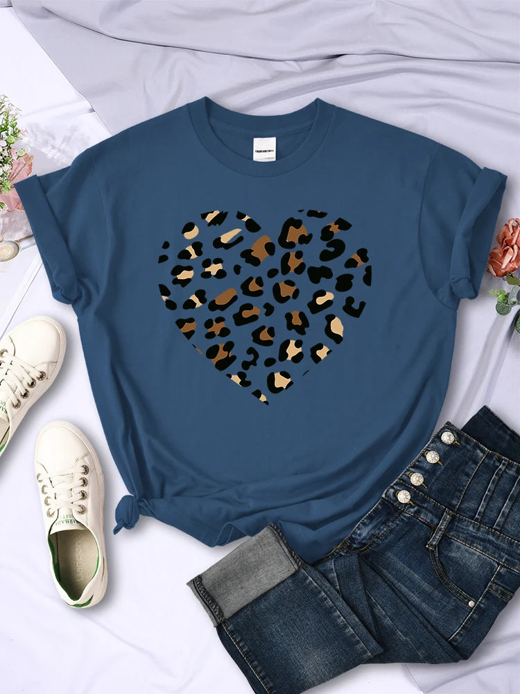 Women's Leopard Heart Print Graphic Tee
