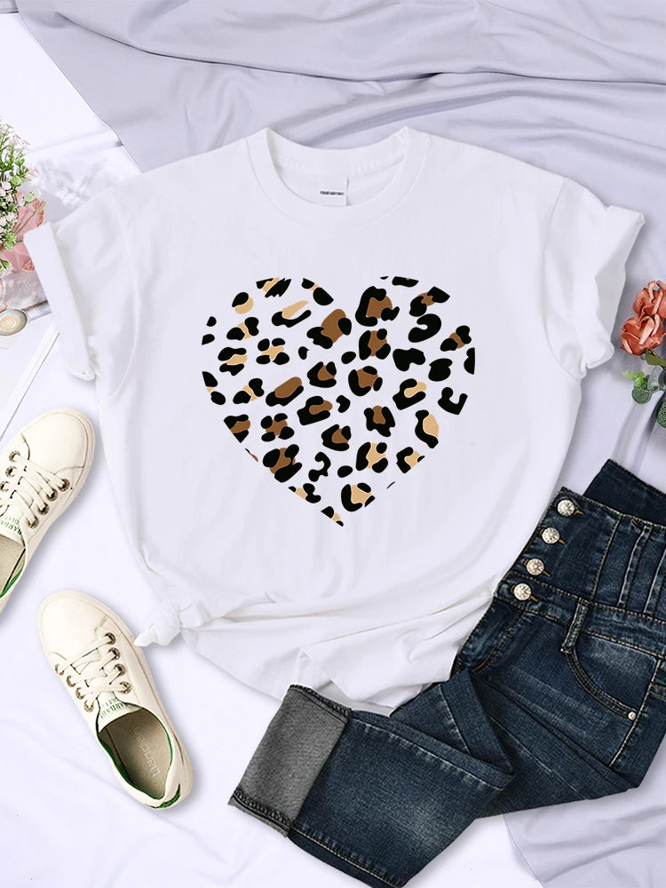 Women's Leopard Heart Print Graphic Tee