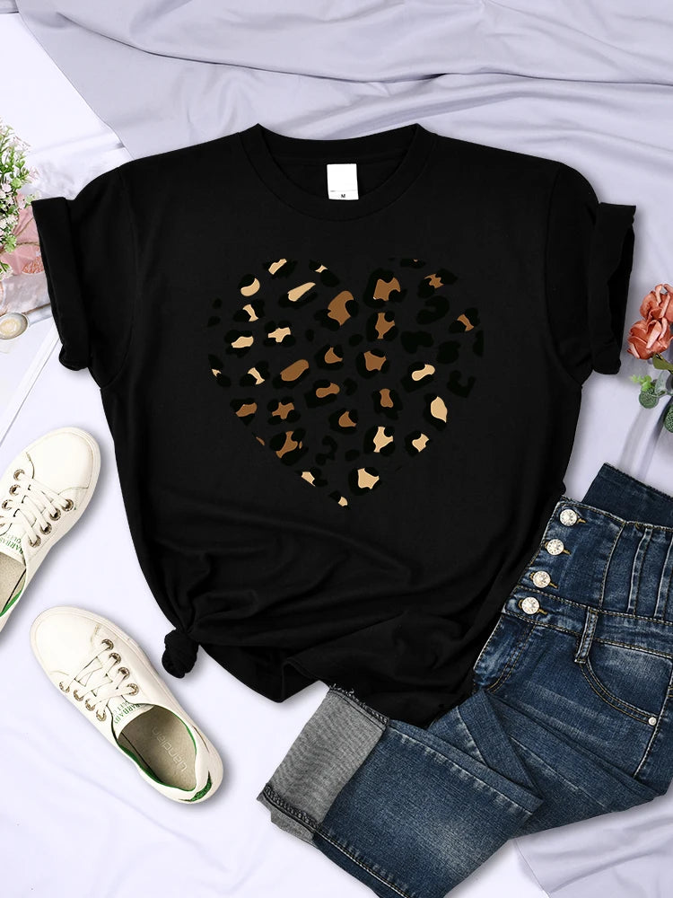 Women's Leopard Heart Print Graphic Tee