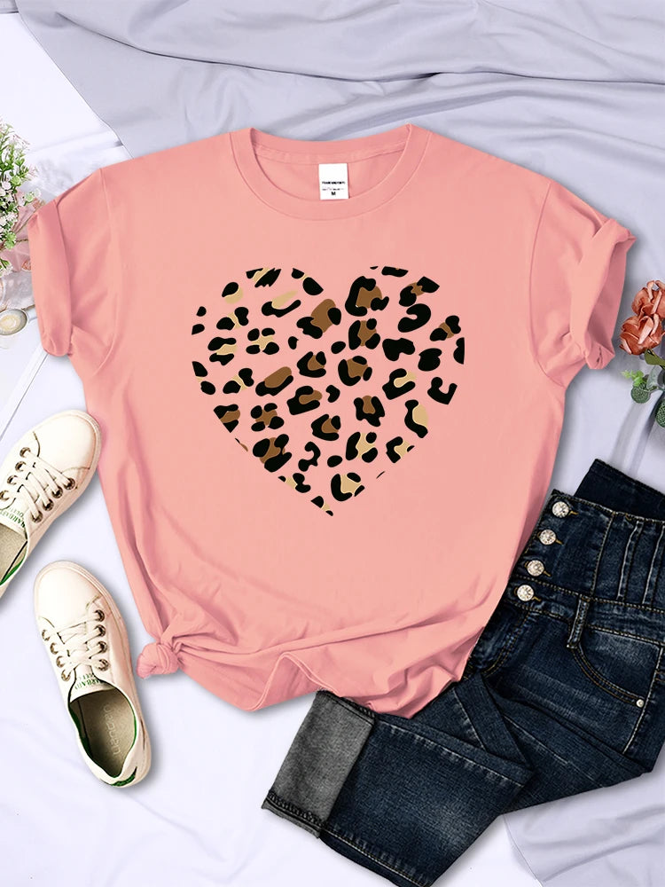 Women's Leopard Heart Print Graphic Tee
